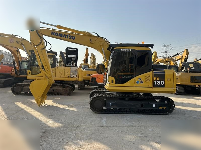 KOMATSU PC130-7 - Pelle sur chenille: photos 1 KOMATSU PC130-7 - Pelle sur chenille: photos 1