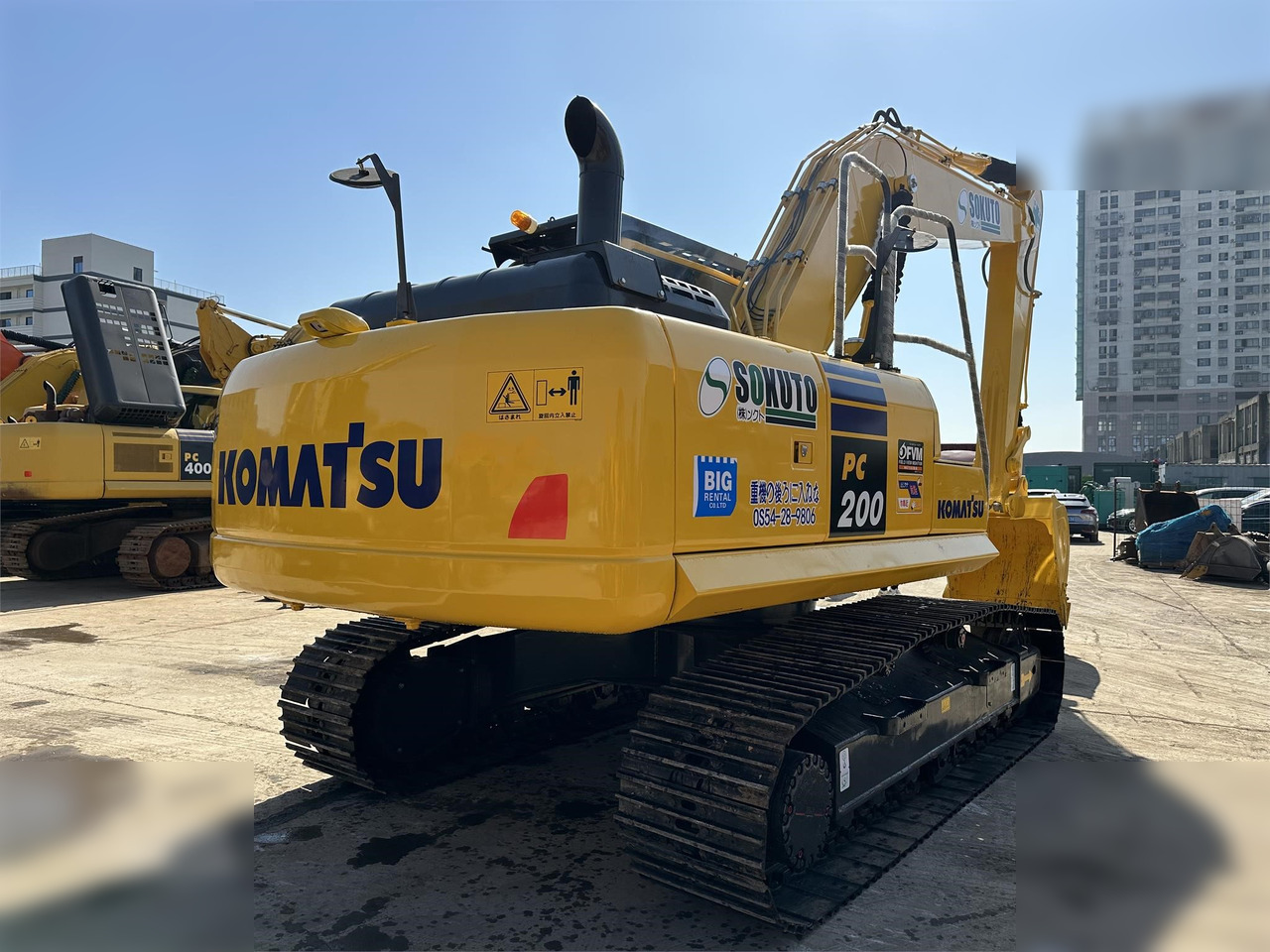 KOMATSU PC200-8 - Pelle sur chenille: photos 4 KOMATSU PC200-8 - Pelle sur chenille: photos 4
