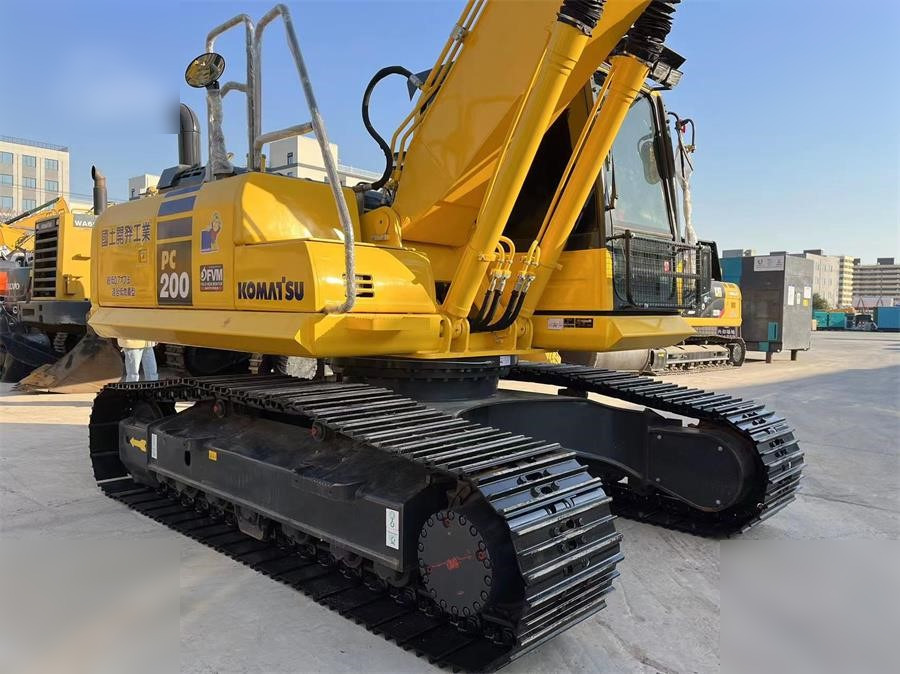KOMATSU PC200-8 - Pelle sur chenille: photos 4 KOMATSU PC200-8 - Pelle sur chenille: photos 4