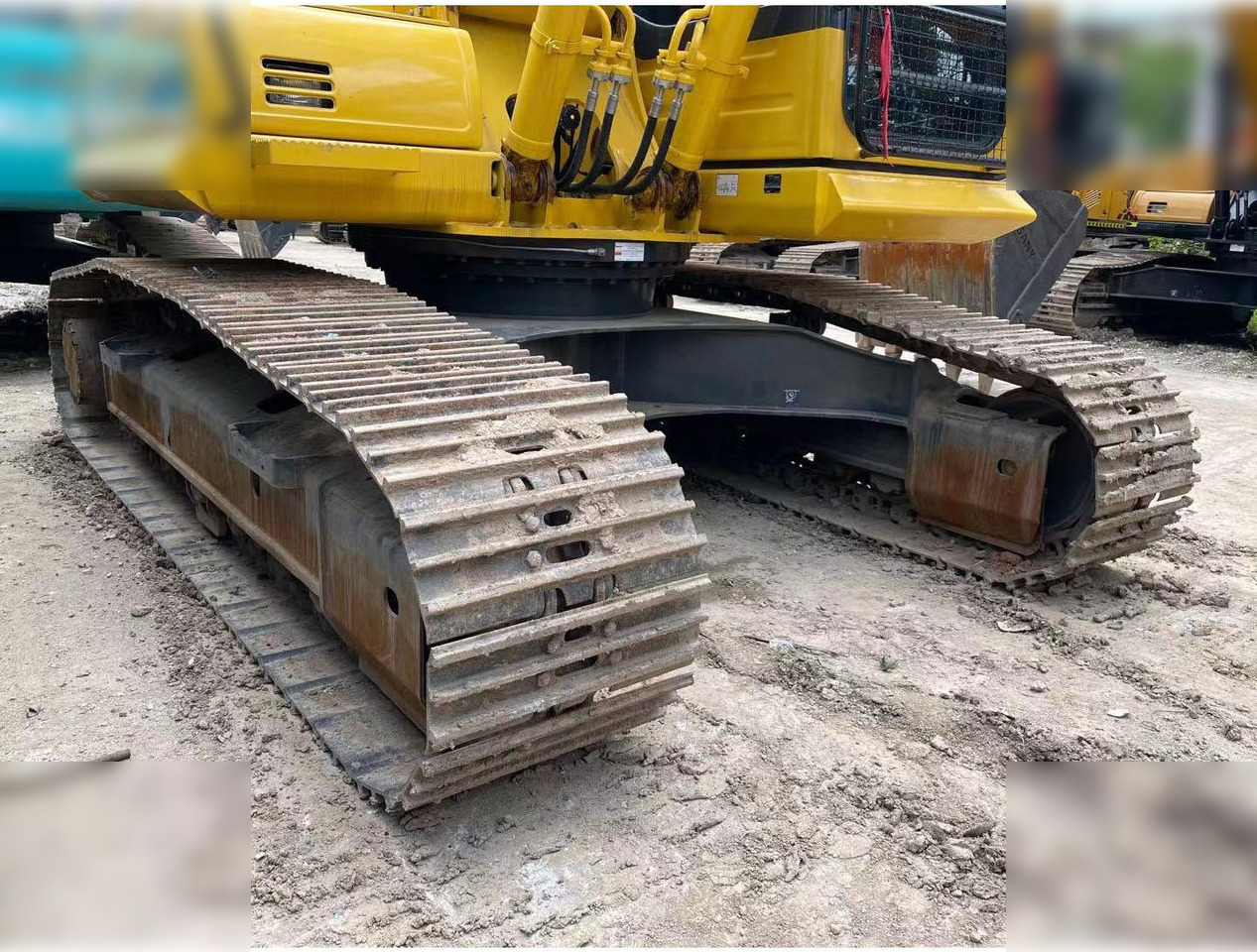 KOMATSU PC200-8 - Pelle sur chenille: photos 3 KOMATSU PC200-8 - Pelle sur chenille: photos 3