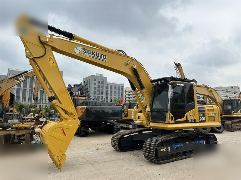 KOMATSU PC200-8 - Pelle sur chenille: photos 1 KOMATSU PC200-8 - Pelle sur chenille: photos 1