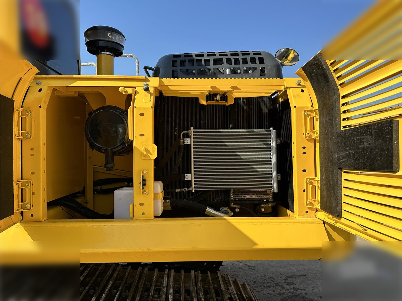 KOMATSU PC200-8 - Pelle sur chenille: photos 5 KOMATSU PC200-8 - Pelle sur chenille: photos 5
