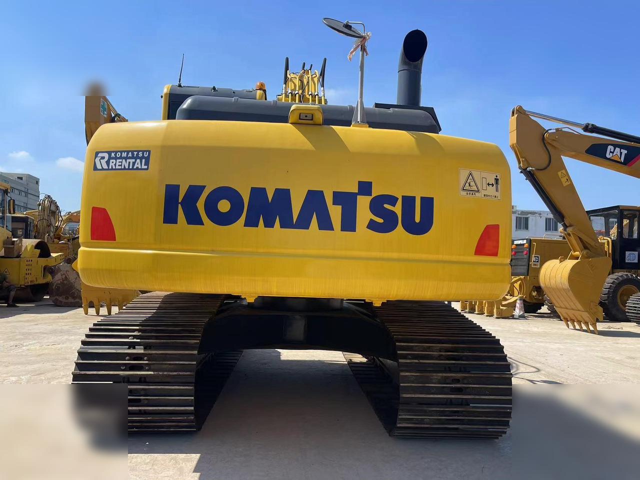 KOMATSU PC200-8N1 - Pelle sur chenille: photos 3 KOMATSU PC200-8N1 - Pelle sur chenille: photos 3