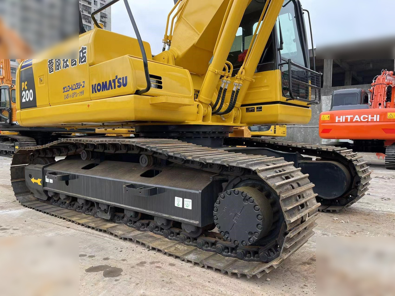 KOMATSU PC200-8N1 - Pelle sur chenille: photos 4 KOMATSU PC200-8N1 - Pelle sur chenille: photos 4