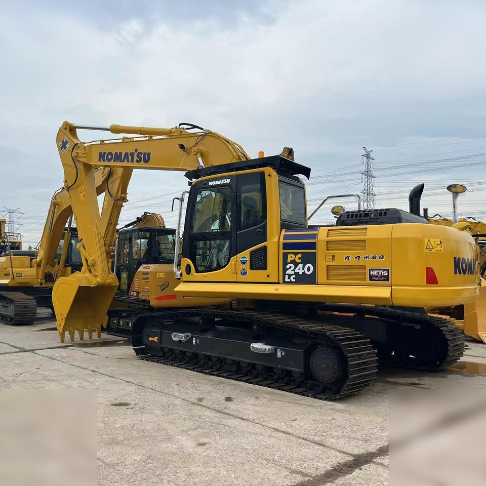 KOMATSU PC240 LC-8M0 - Pelle sur chenille: photos 1 KOMATSU PC240 LC-8M0 - Pelle sur chenille: photos 1