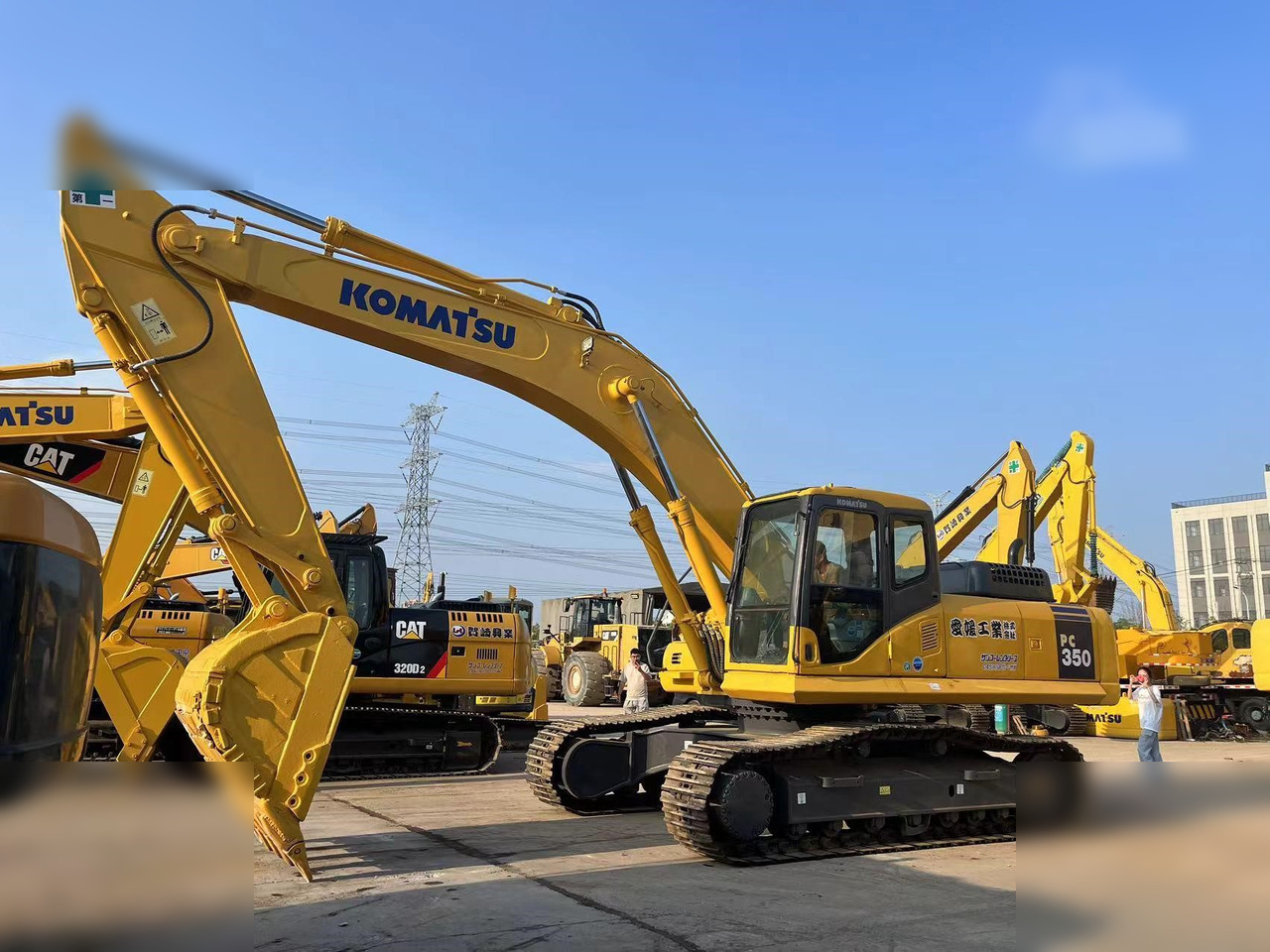 KOMATSU PC350-7 - Pelle sur chenille: photos 2 KOMATSU PC350-7 - Pelle sur chenille: photos 2