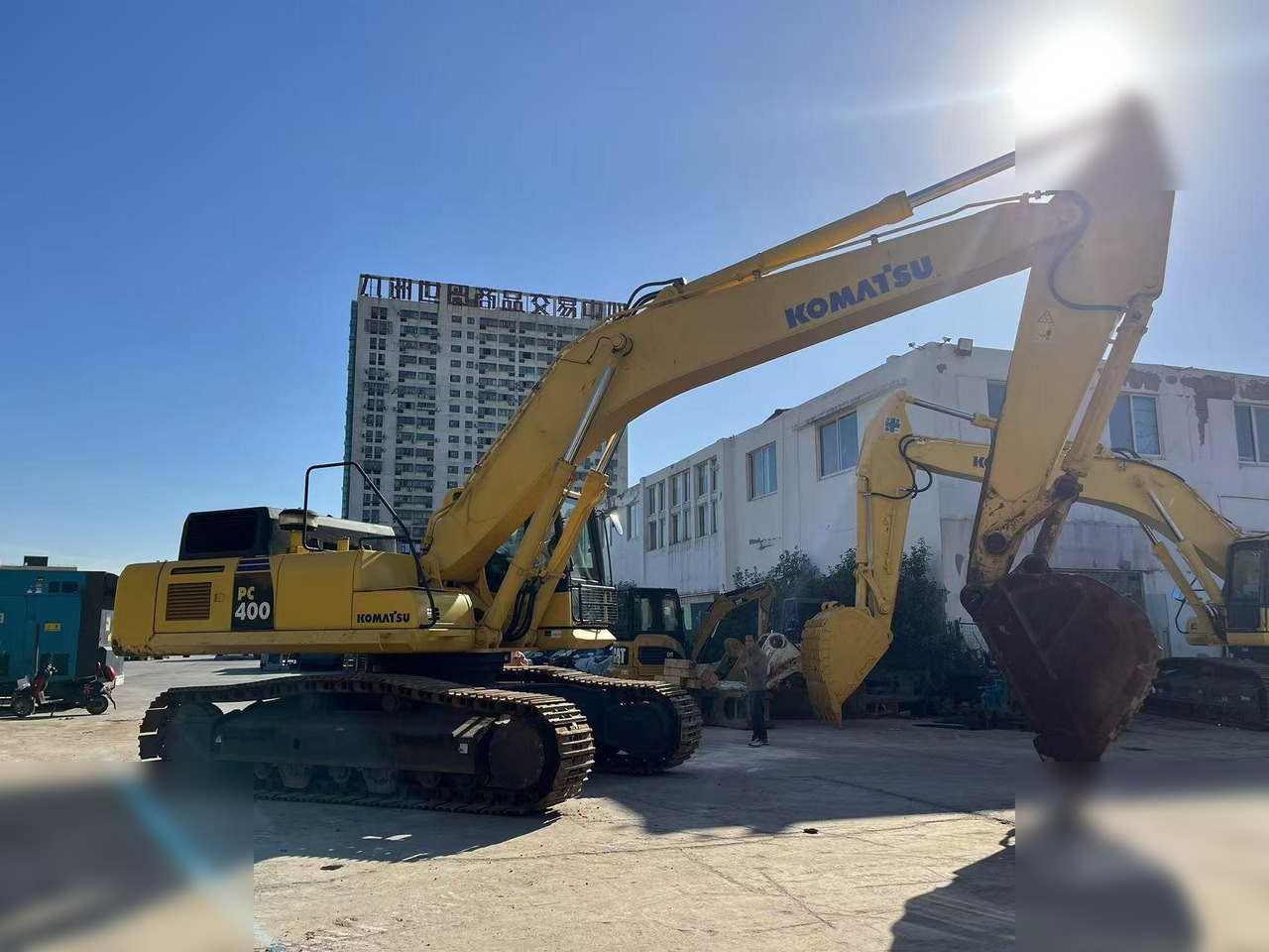 KOMATSU PC400-8R - Pelle sur chenille: photos 1 KOMATSU PC400-8R - Pelle sur chenille: photos 1