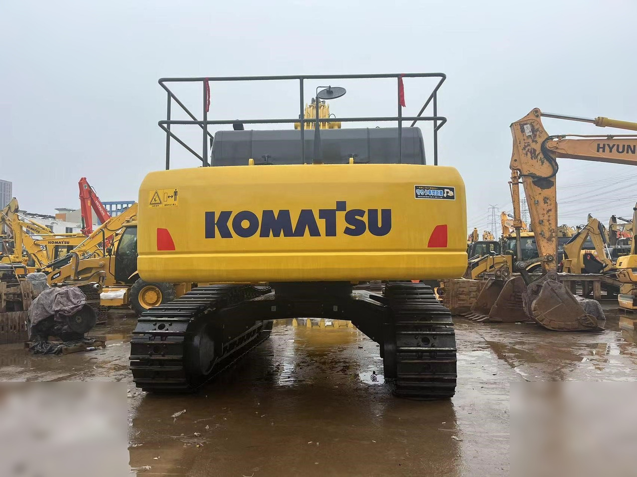 KOMATSU PC450-8 - Pelle sur chenille: photos 3 KOMATSU PC450-8 - Pelle sur chenille: photos 3