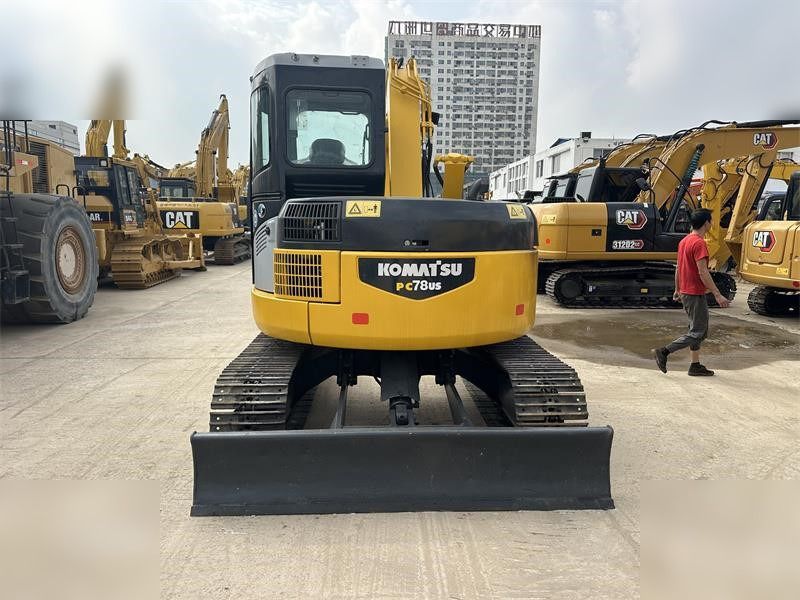 KOMATSU PC78US-6 - Pelle sur chenille: photos 3 KOMATSU PC78US-6 - Pelle sur chenille: photos 3