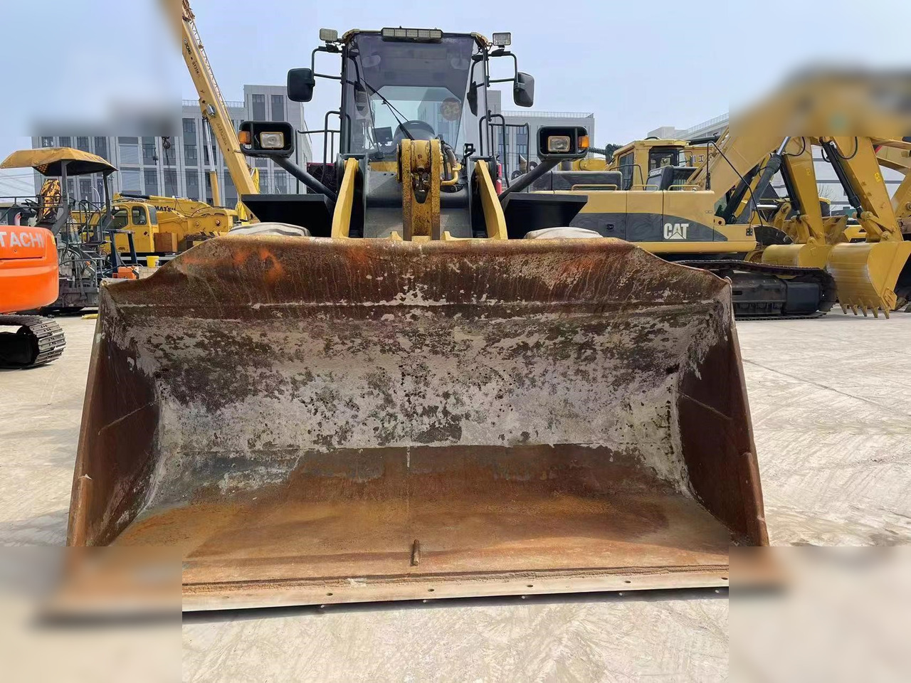 KOMATSU WA380Z-6 - Chargeuse sur pneus: photos 4 KOMATSU WA380Z-6 - Chargeuse sur pneus: photos 4