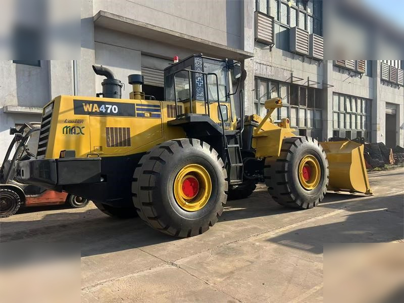 KOMATSU WA470-3 - Chargeuse sur pneus: photos 1 KOMATSU WA470-3 - Chargeuse sur pneus: photos 1