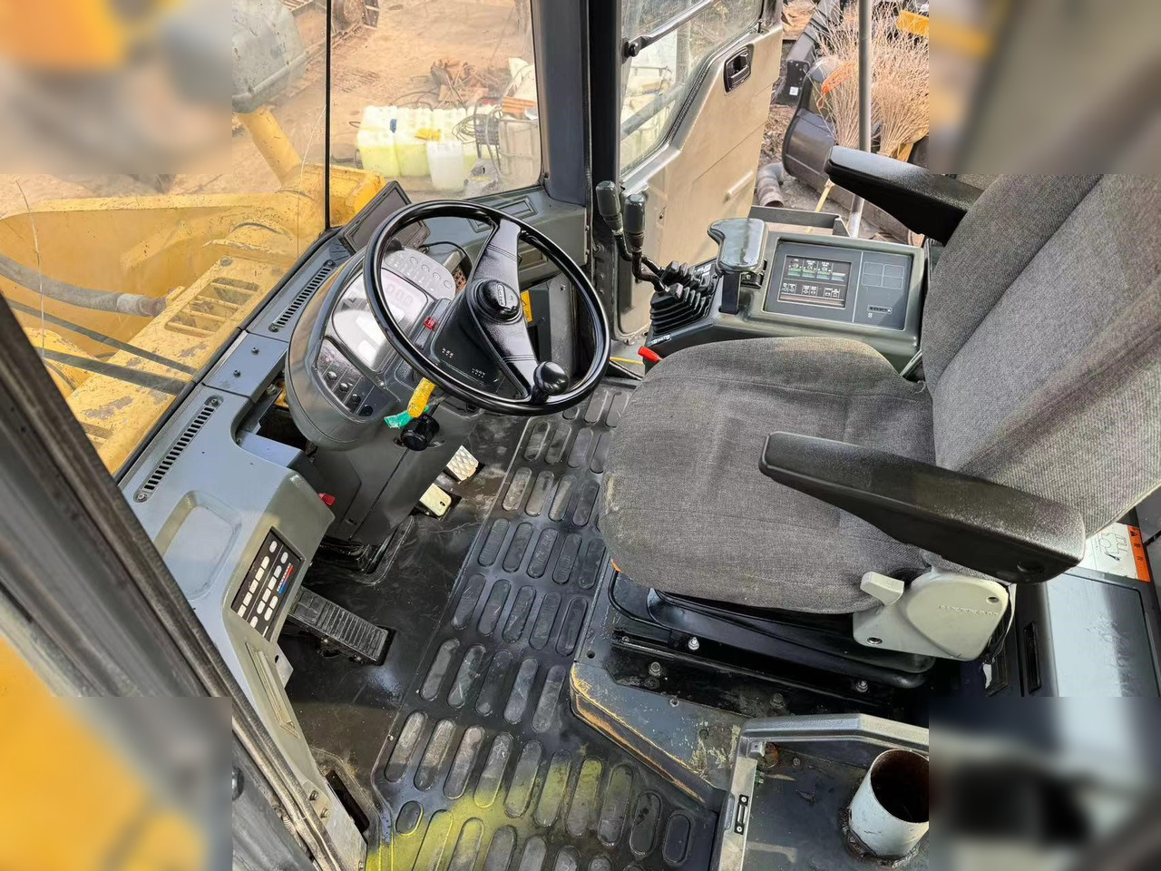 Chargeuse sur pneus KOMATSU WA600-3: photos 8