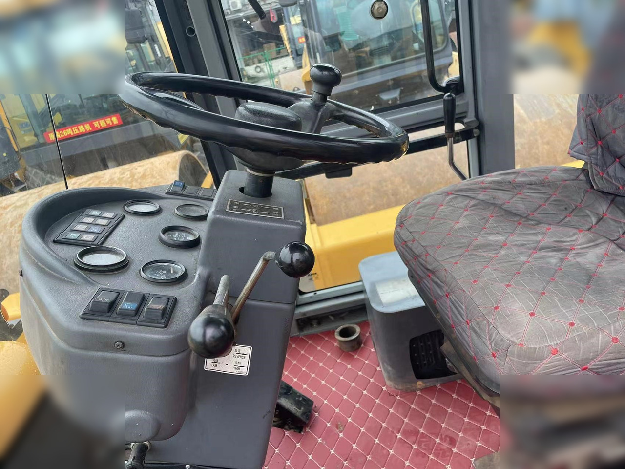 SDLG LGB680 - Tractopelle: photos 4 SDLG LGB680 - Tractopelle: photos 4