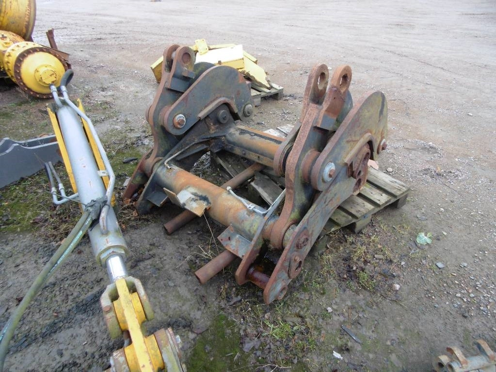 Redskapshållare Volvo L160 - Accessoire pour Engins de chantier: photos 1 Redskapshållare Volvo L160 - Accessoire pour Engins de chantier: photos 1