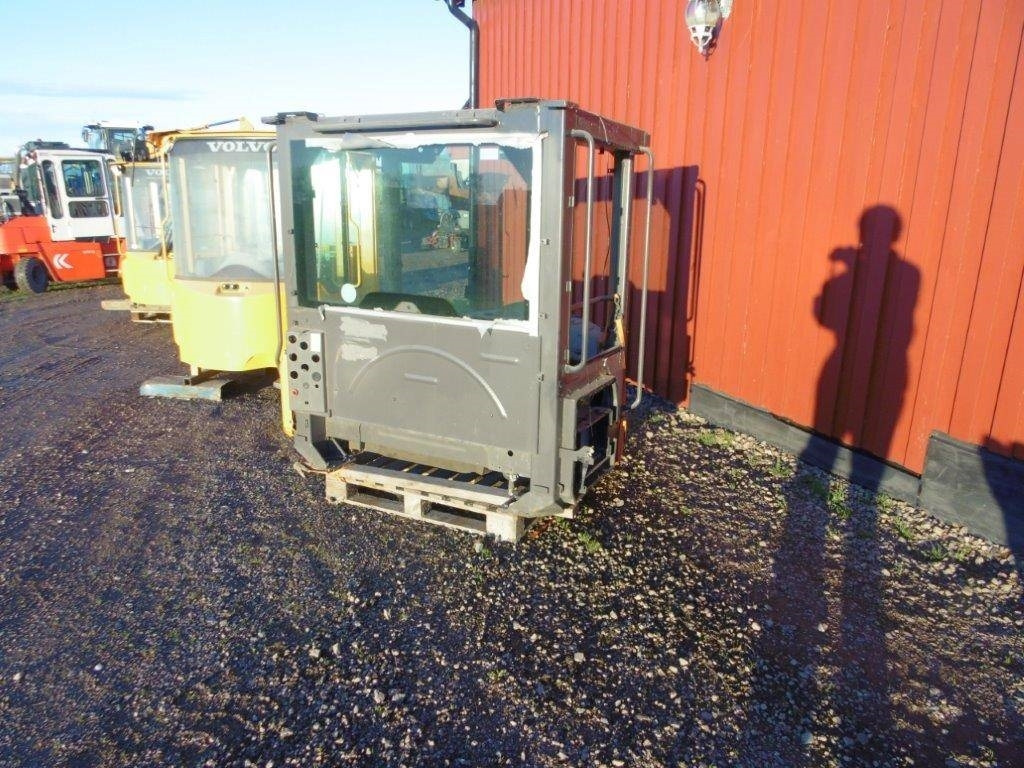 Hytt Volvo L60F - Cabine pour Engins de chantier: photos 1 Hytt Volvo L60F - Cabine pour Engins de chantier: photos 1