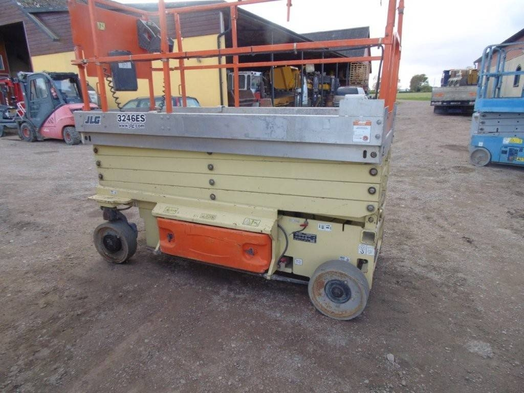 JLG 3245 ES - Nacelle ciseaux: photos 1 JLG 3245 ES - Nacelle ciseaux: photos 1