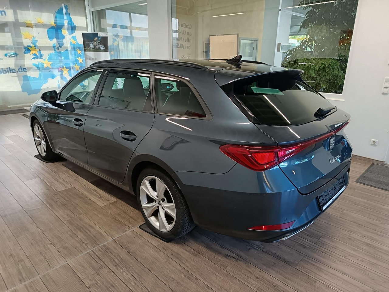 Seat Leon Sportstourer 1,5TSI FR*NAVI*LED*SOUND*R-KAM - Voiture break: photos 4 Seat Leon Sportstourer 1,5TSI FR*NAVI*LED*SOUND*R-KAM - Voiture break: photos 4
