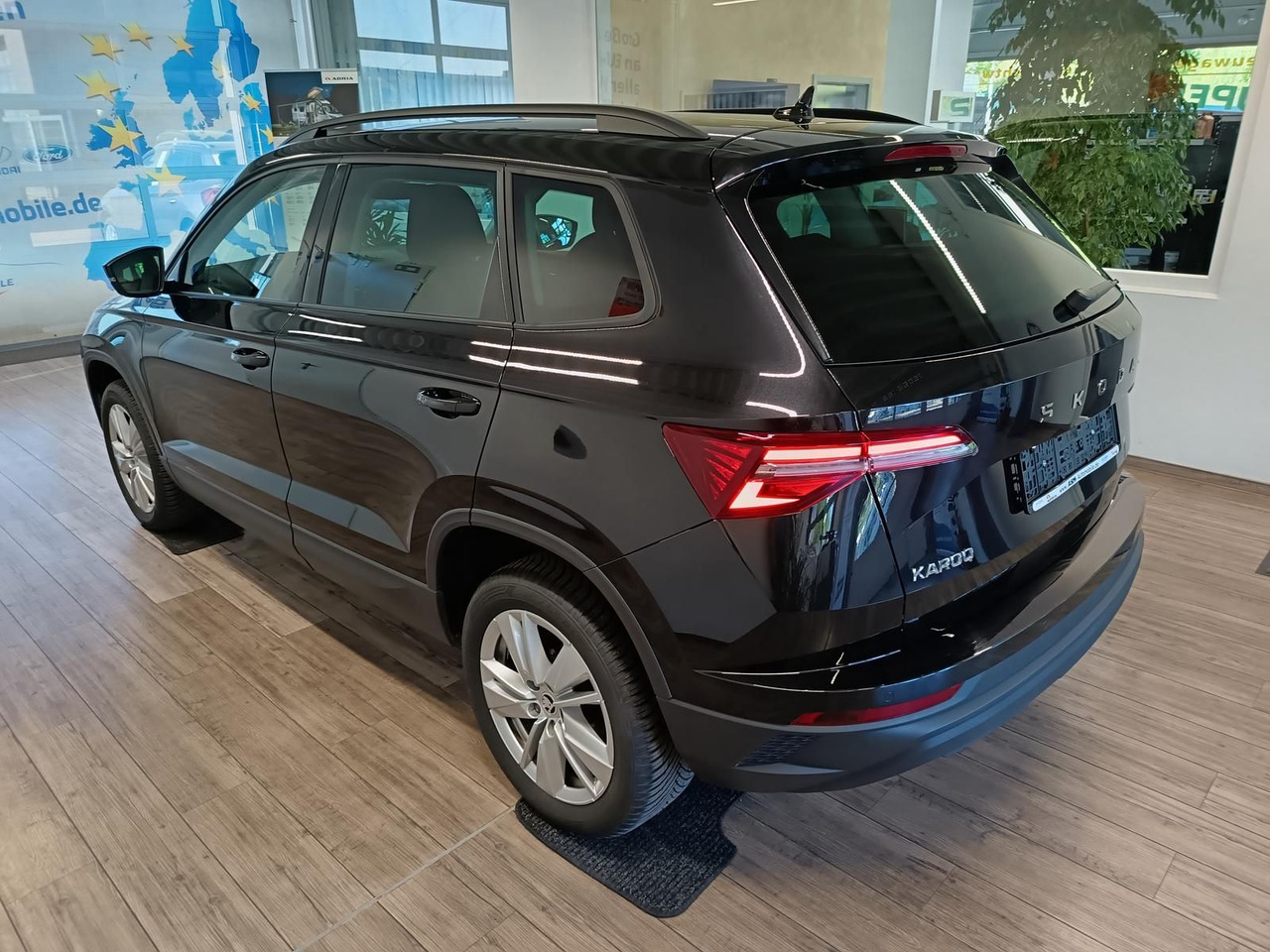 Skoda Karoq Selection 1,5TSI*NAVI*AHK-VORBER*LED*R-KAM - SUV: photos 4 Skoda Karoq Selection 1,5TSI*NAVI*AHK-VORBER*LED*R-KAM - SUV: photos 4