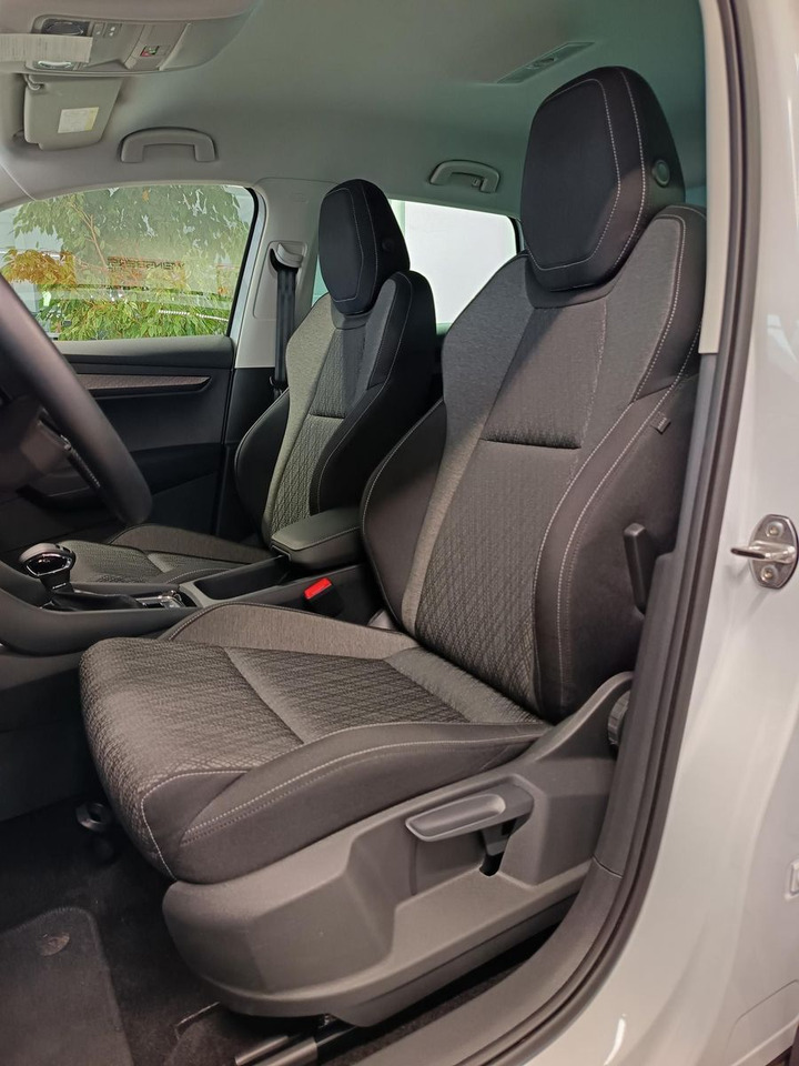 SUV Skoda Karoq Style 1,5TSI DSG*AHK-VORBER*NAVI*LED*R-KAM: photos 17 SUV Skoda Karoq Style 1,5TSI DSG*AHK-VORBER*NAVI*LED*R-KAM: photos 17