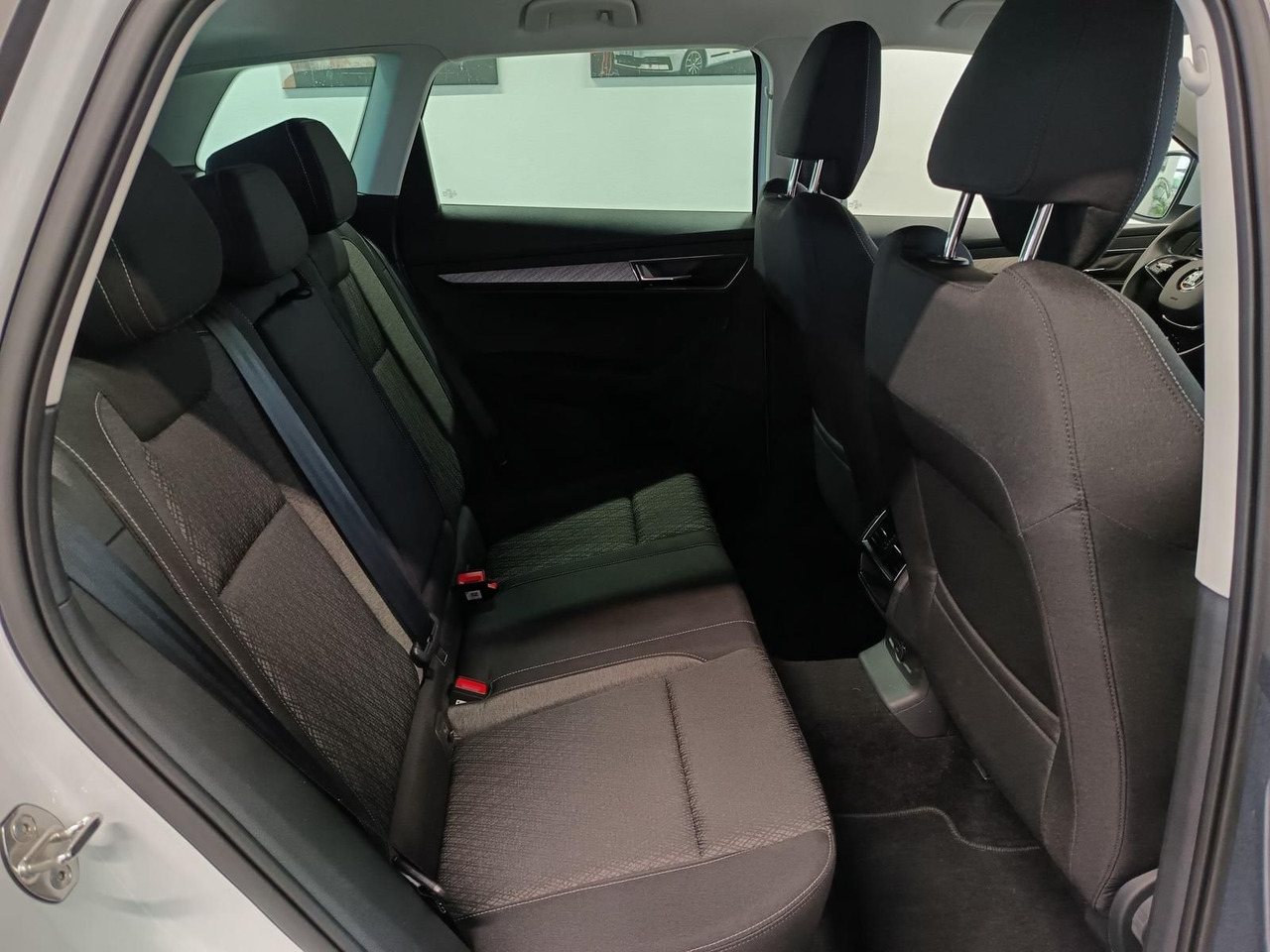 SUV Skoda Karoq Style 1,5TSI DSG*AHK-VORBER*NAVI*LED*R-KAM: photos 17