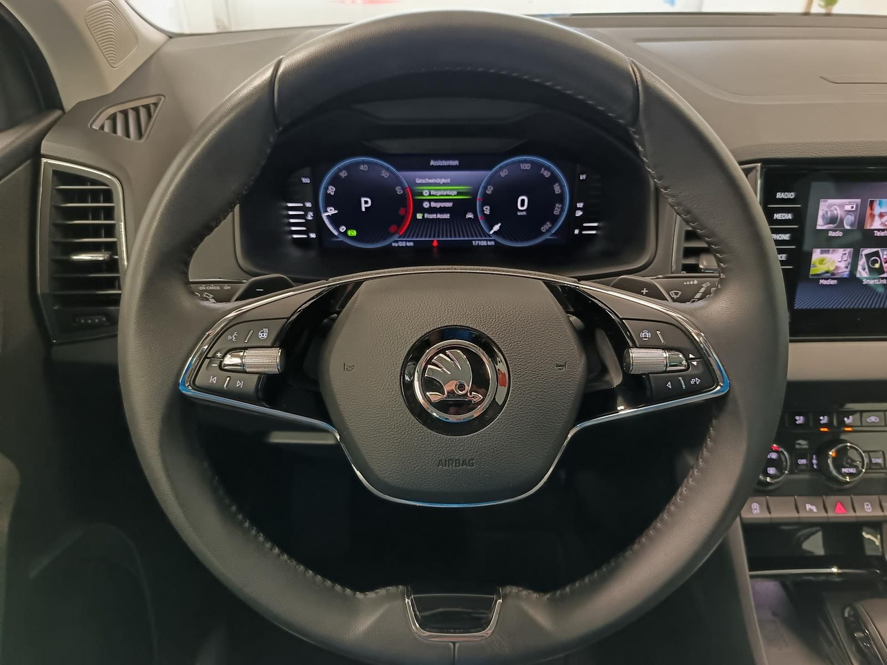 SUV Skoda Karoq Style 1,5TSI DSG*AHK-VORBER*NAVI*LED*R-KAM: photos 8 SUV Skoda Karoq Style 1,5TSI DSG*AHK-VORBER*NAVI*LED*R-KAM: photos 8