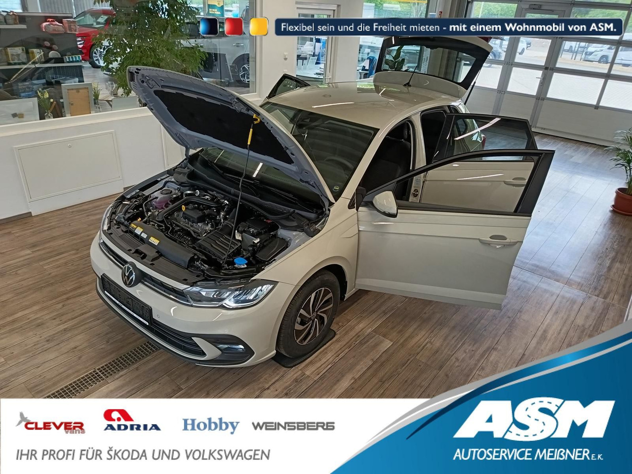 Volkswagen Polo Life 1.0 TSI 70kW DSG*LED*ACC*R-KAM*DAB*PDC - Voiture: photos 1 Volkswagen Polo Life 1.0 TSI 70kW DSG*LED*ACC*R-KAM*DAB*PDC - Voiture: photos 1