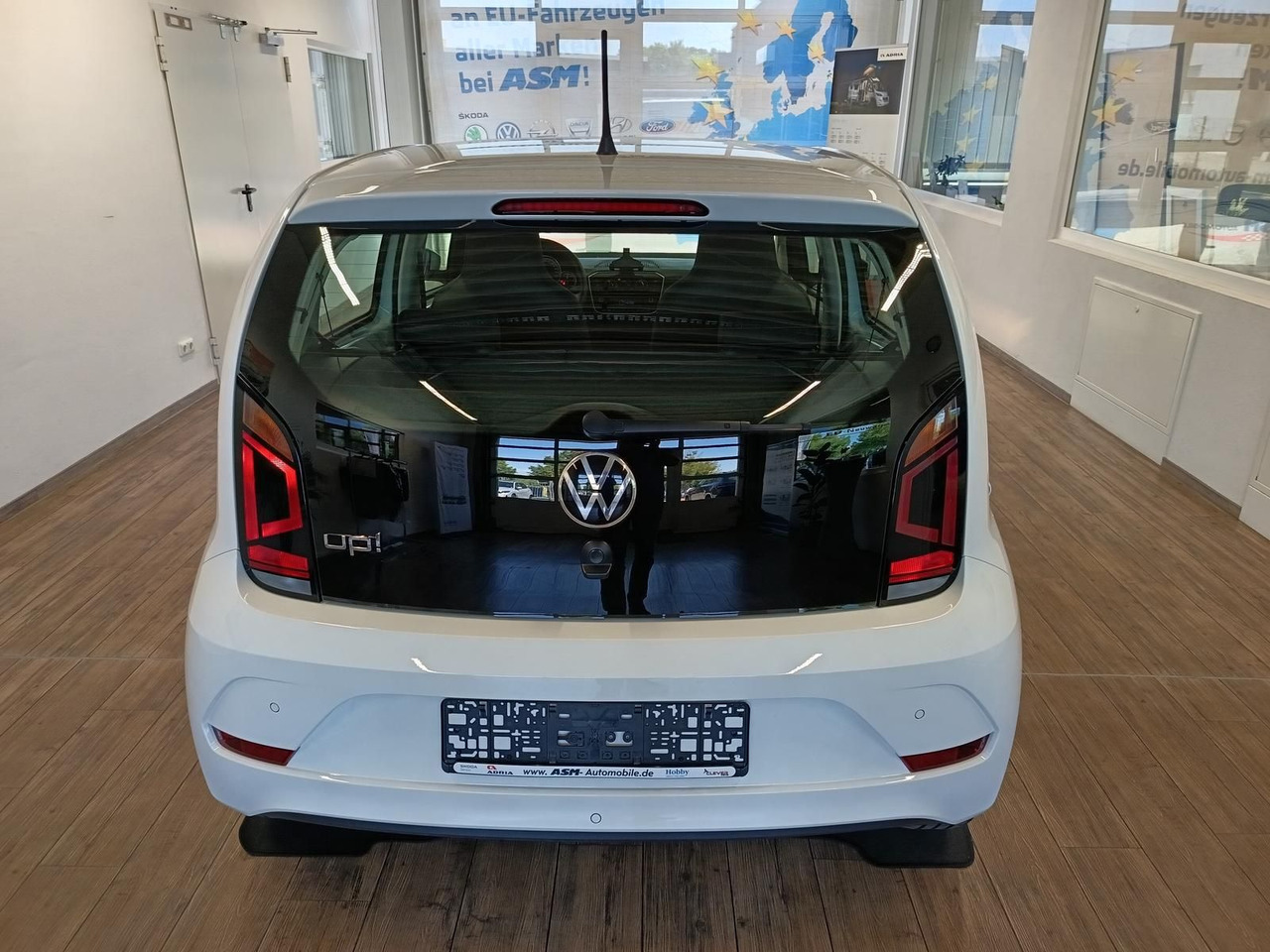 Volkswagen up! move up! 1.0*R-KAM*PDC*SHZ*MAPS+MORE*DAB*NSW - Voiture: photos 5 Volkswagen up! move up! 1.0*R-KAM*PDC*SHZ*MAPS+MORE*DAB*NSW - Voiture: photos 5