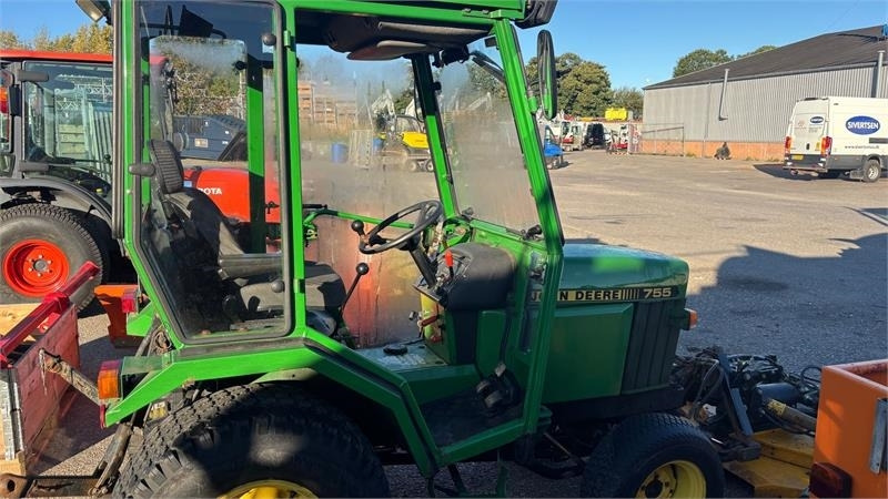 John Deere 755 Kompakt traktor - Tracteur communal: photos 3 John Deere 755 Kompakt traktor - Tracteur communal: photos 3