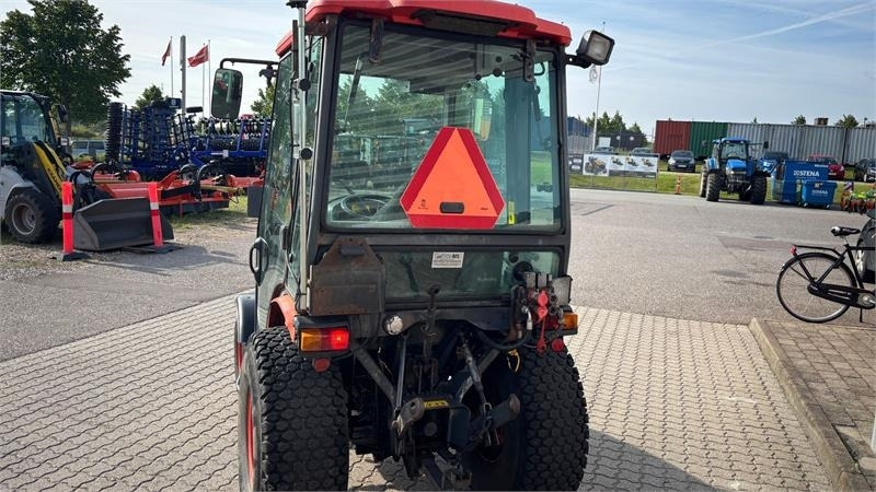 Kubota B2530 HST B2530 - Tracteur communal: photos 2 Kubota B2530 HST B2530 - Tracteur communal: photos 2