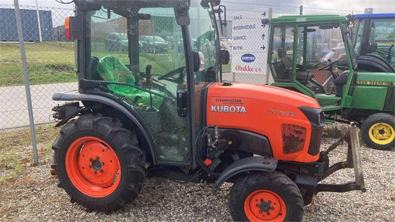 Kubota STW37 Kun 1145 timer - Tracteur communal: photos 1 Kubota STW37 Kun 1145 timer - Tracteur communal: photos 1