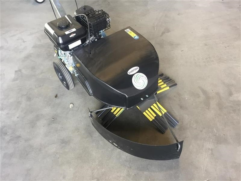 Kwern Greenbuster Pro III 8x3 Inkl. afdækningsskær - Machine agricole: photos 1 Kwern Greenbuster Pro III 8x3 Inkl. afdækningsskær - Machine agricole: photos 1