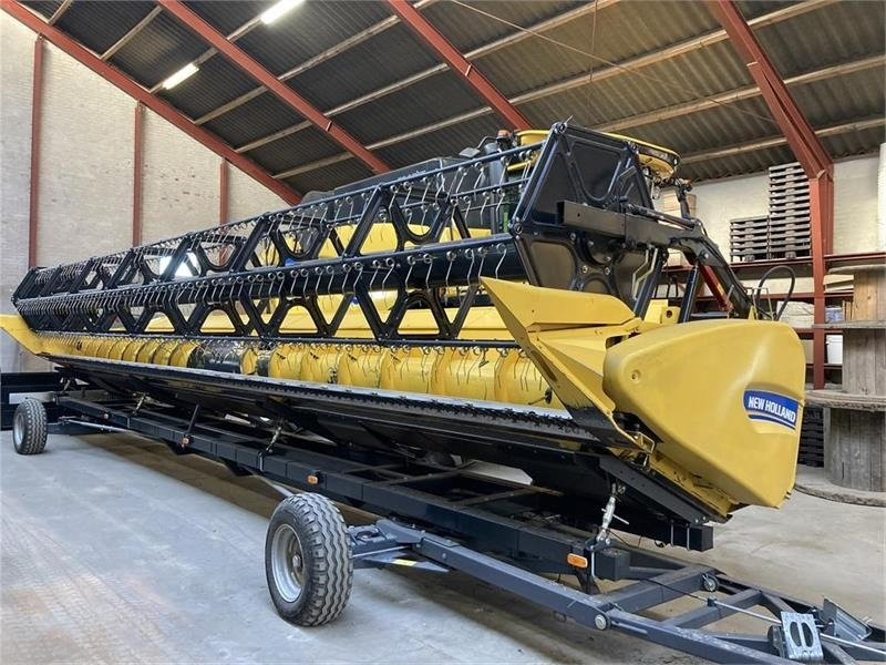 New Holland 35” Varifeed - Accessoire de matériels de récolte: photos 1 New Holland 35” Varifeed - Accessoire de matériels de récolte: photos 1