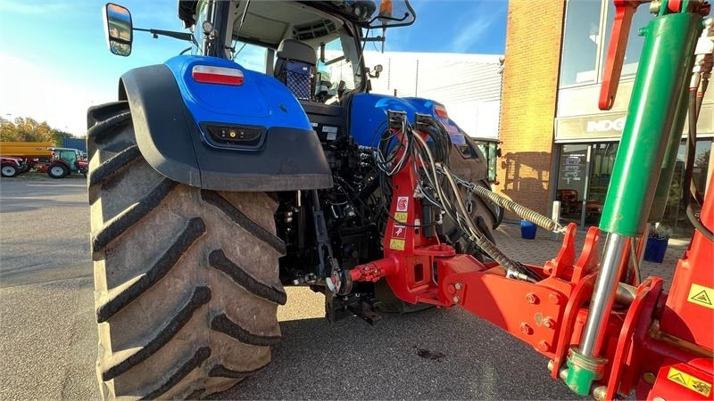 New Holland T7.315 HD AutoComand - Tracteur agricole: photos 4 New Holland T7.315 HD AutoComand - Tracteur agricole: photos 4