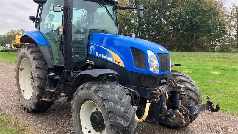 New Holland TS 115 A  - Tracteur agricole: photos 2 New Holland TS 115 A  - Tracteur agricole: photos 2