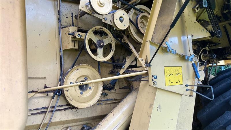 Moissonneuse-batteuse New Holland TX68 FSH: photos 14