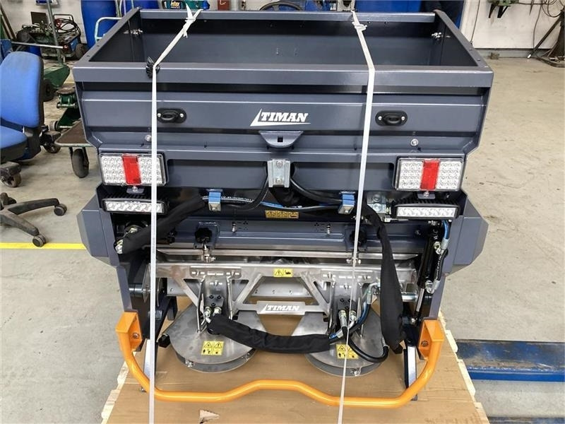 Timan CS-200 Combi spreder til traktor 300 liter - Epandeur de sable pour Véhicule de voirie/ Spécial: photos 1 Timan CS-200 Combi spreder til traktor 300 liter - Epandeur de sable pour Véhicule de voirie/ Spécial: photos 1