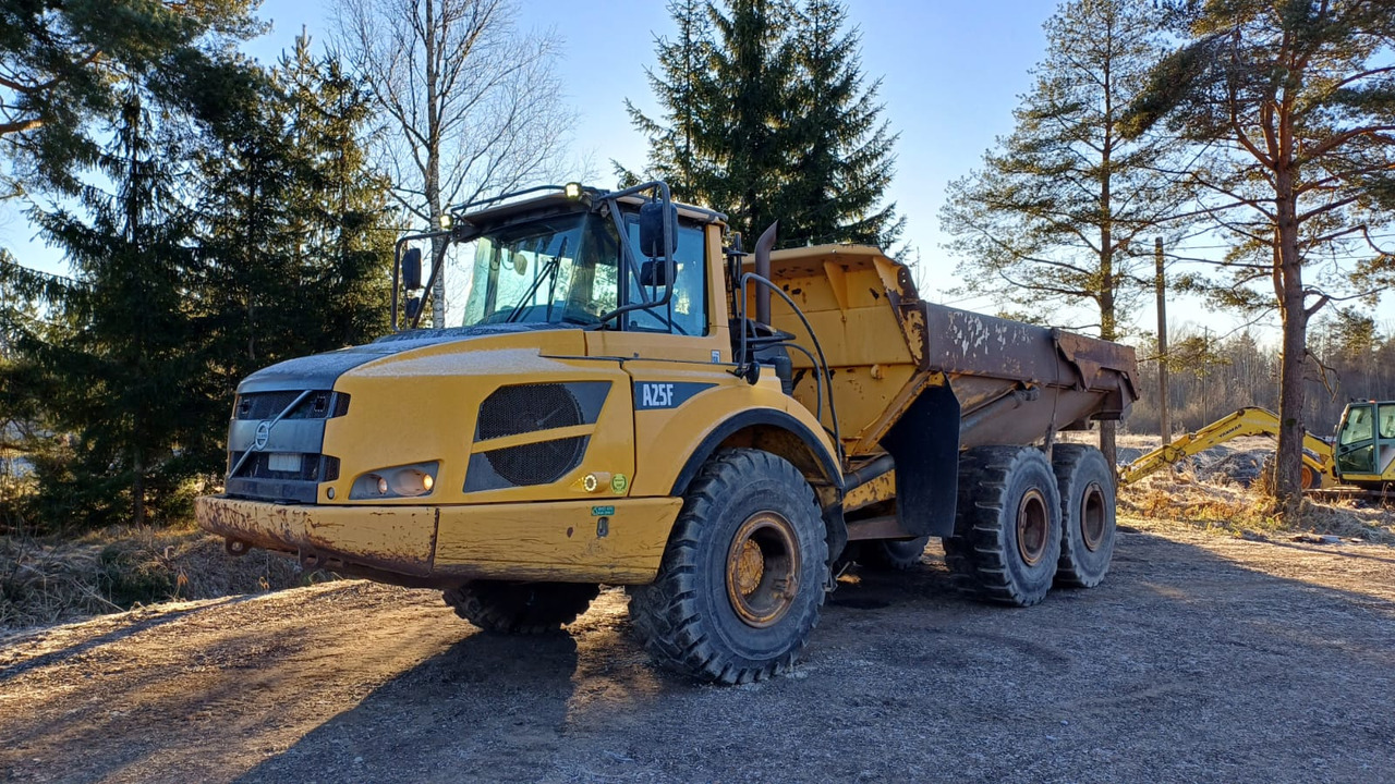 Volvo A25F - Tombereau articulé: photos 1 Volvo A25F - Tombereau articulé: photos 1