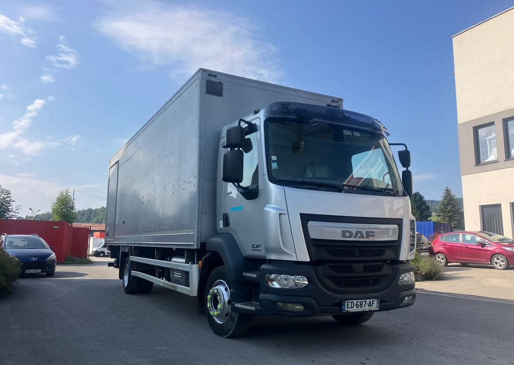 DAF DAF LF 180 kurierka kontener 18 palet - Camion fourgon: photos 1 DAF DAF LF 180 kurierka kontener 18 palet - Camion fourgon: photos 1