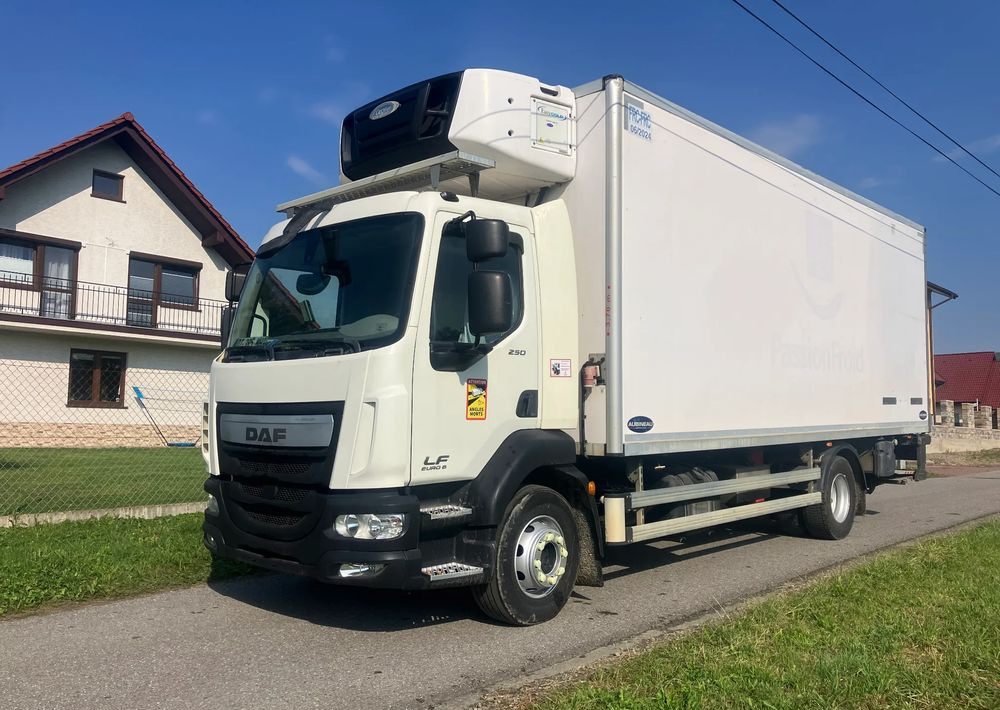 DAF Daf LF 16.250 chłodnia multi temperatura 16 palet - Camion frigorifique: photos 1 DAF Daf LF 16.250 chłodnia multi temperatura 16 palet - Camion frigorifique: photos 1