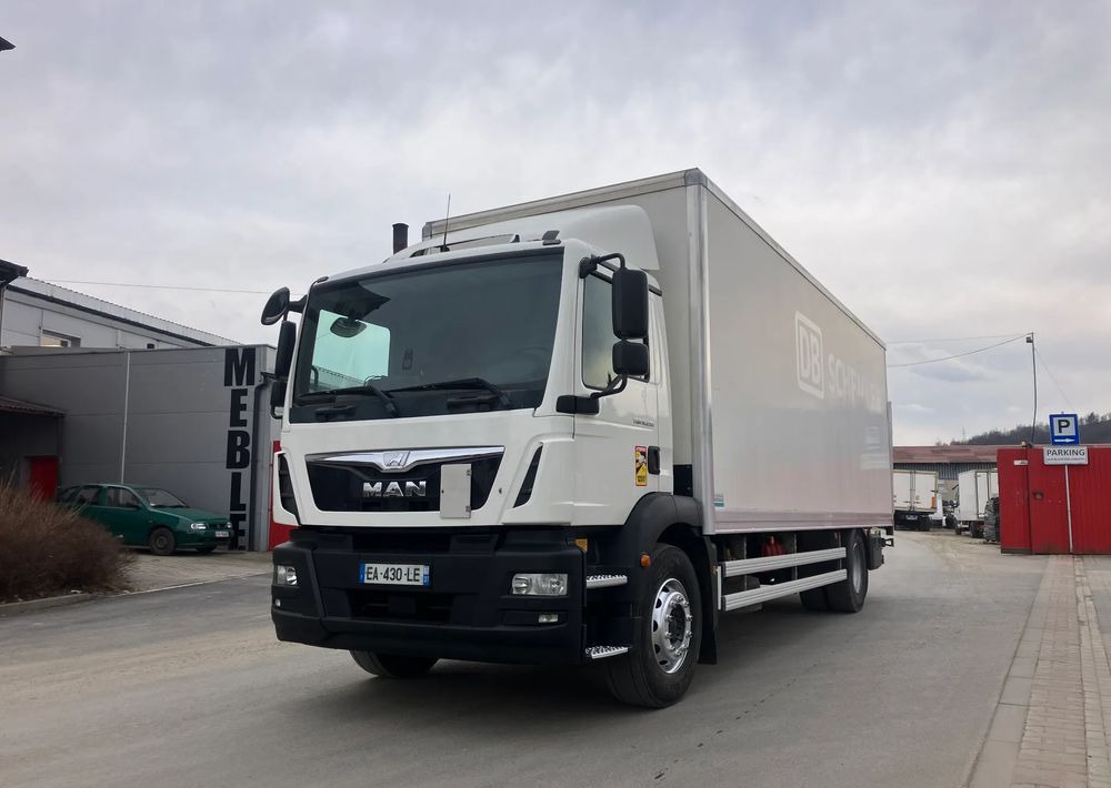MAN MAN 18.290 kurierka kontener - Camion fourgon: photos 1 MAN MAN 18.290 kurierka kontener - Camion fourgon: photos 1