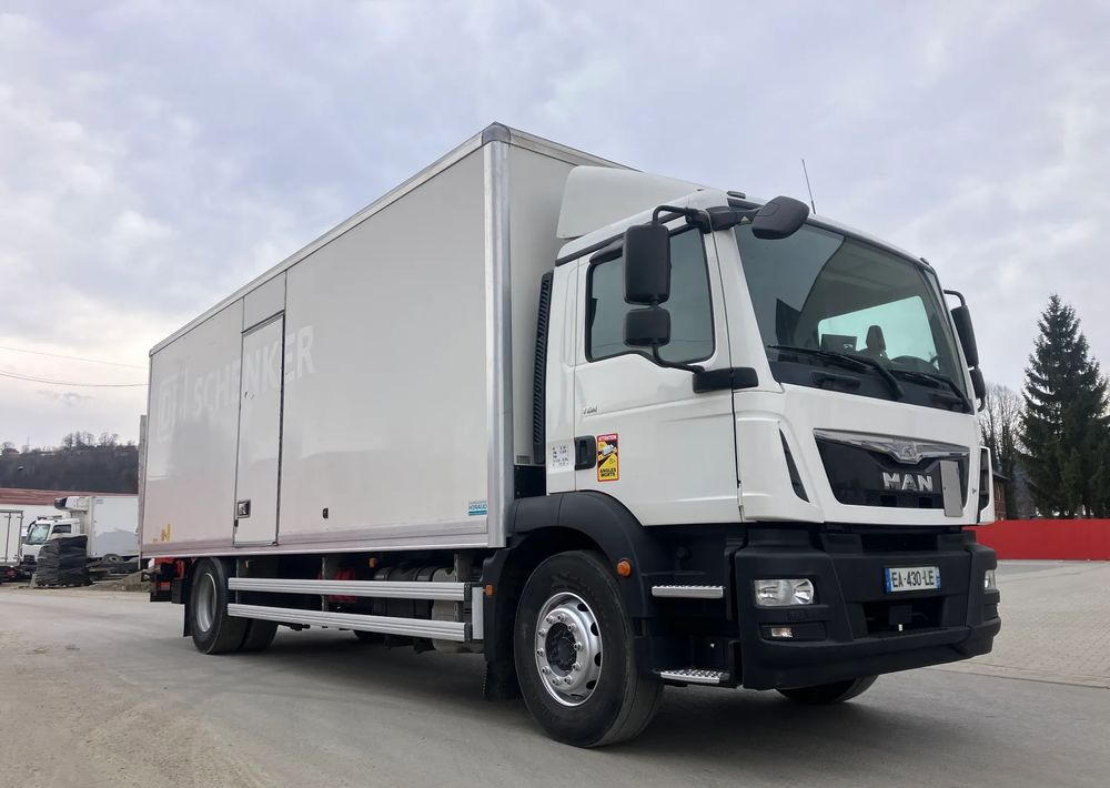 MAN MAN 18.290 kurierka kontener - Camion fourgon: photos 2 MAN MAN 18.290 kurierka kontener - Camion fourgon: photos 2