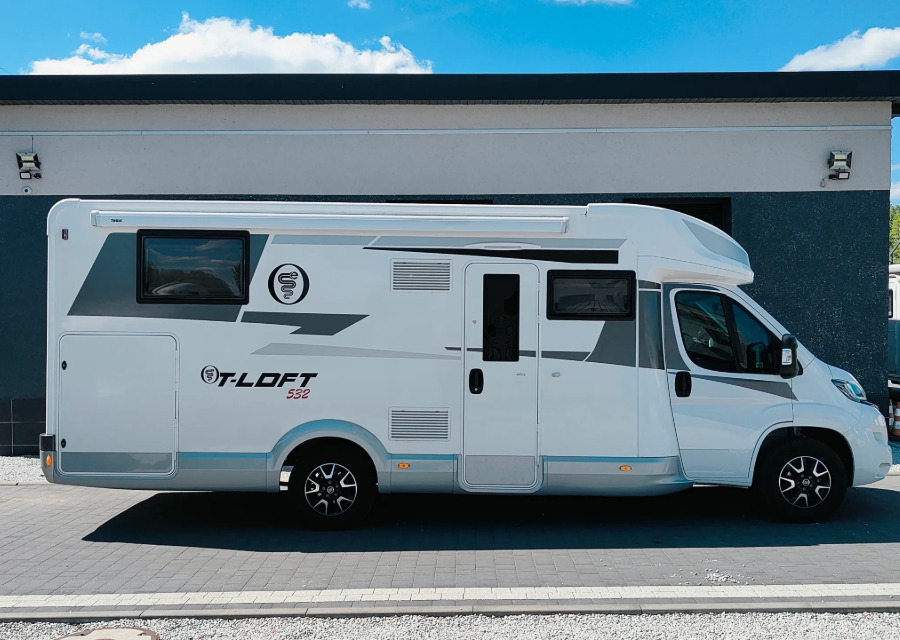 Fiat Ducato Elnagh T-Loft 532 Motorhome | 2024 | Winter Package | Solar Panel | Reversing Camera | Alarm | 17,000 km - Camping-car: photos 3 Fiat Ducato Elnagh T-Loft 532 Motorhome | 2024 | Winter Package | Solar Panel | Reversing Camera | Alarm | 17,000 km - Camping-car: photos 3
