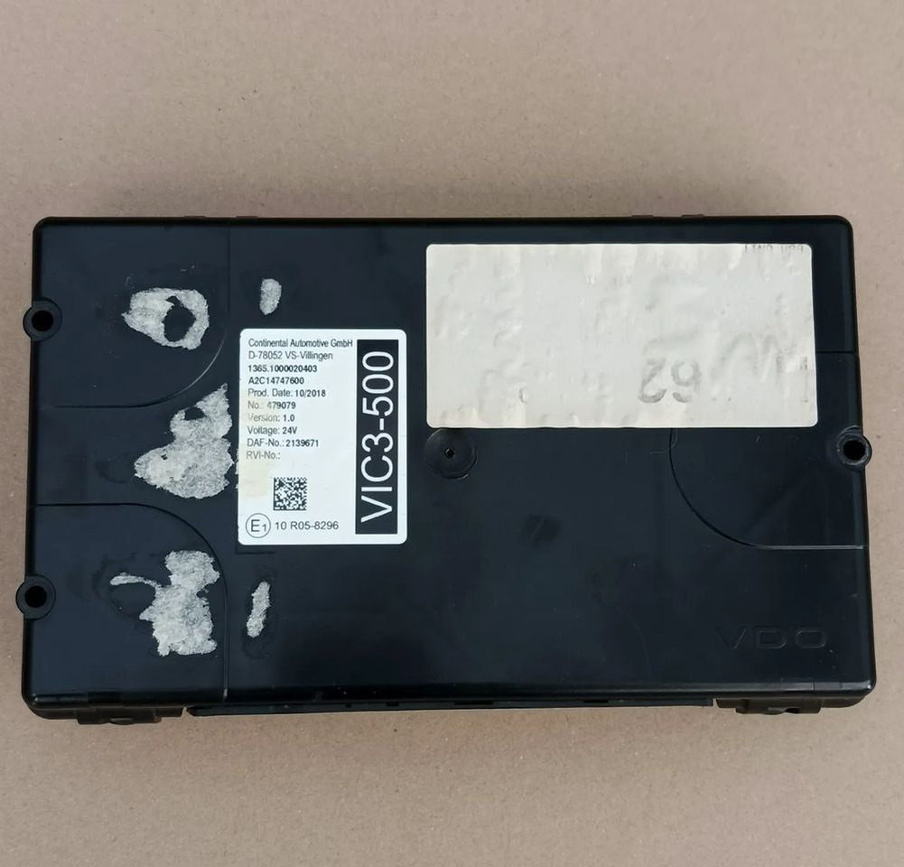 DAF XF 106 EURO 6 MX13 KOMPUTER STEROWNIK MODUŁ VIC3-500 2137691 - Moteur pour Camion: photos 1 DAF XF 106 EURO 6 MX13 KOMPUTER STEROWNIK MODUŁ VIC3-500 2137691 - Moteur pour Camion: photos 1
