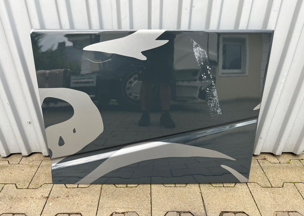 Drzwiczki schowka Volvo FH 4 FH5 euro 6 klapa drzwi - Portière et pièces pour Camion: photos 1 Drzwiczki schowka Volvo FH 4 FH5 euro 6 klapa drzwi - Portière et pièces pour Camion: photos 1