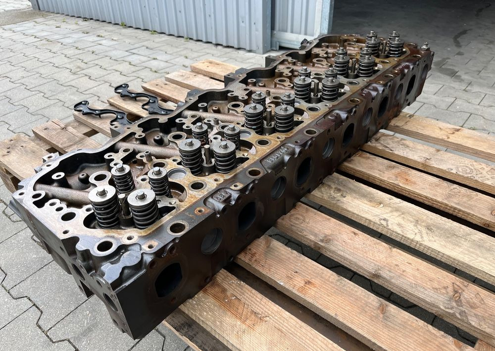 Głowica silnika DAF XF 106 euro 6 polift MX-13 - Moteur pour Camion: photos 2 Głowica silnika DAF XF 106 euro 6 polift MX-13 - Moteur pour Camion: photos 2