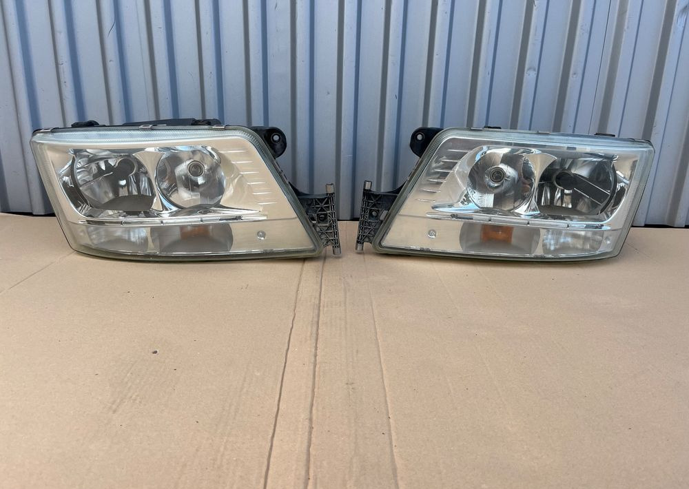Lampa xenon MAN TGX TGS euro 6 reflektor ksenon - Lumière/ Éclairage pour Camion: photos 1 Lampa xenon MAN TGX TGS euro 6 reflektor ksenon - Lumière/ Éclairage pour Camion: photos 1