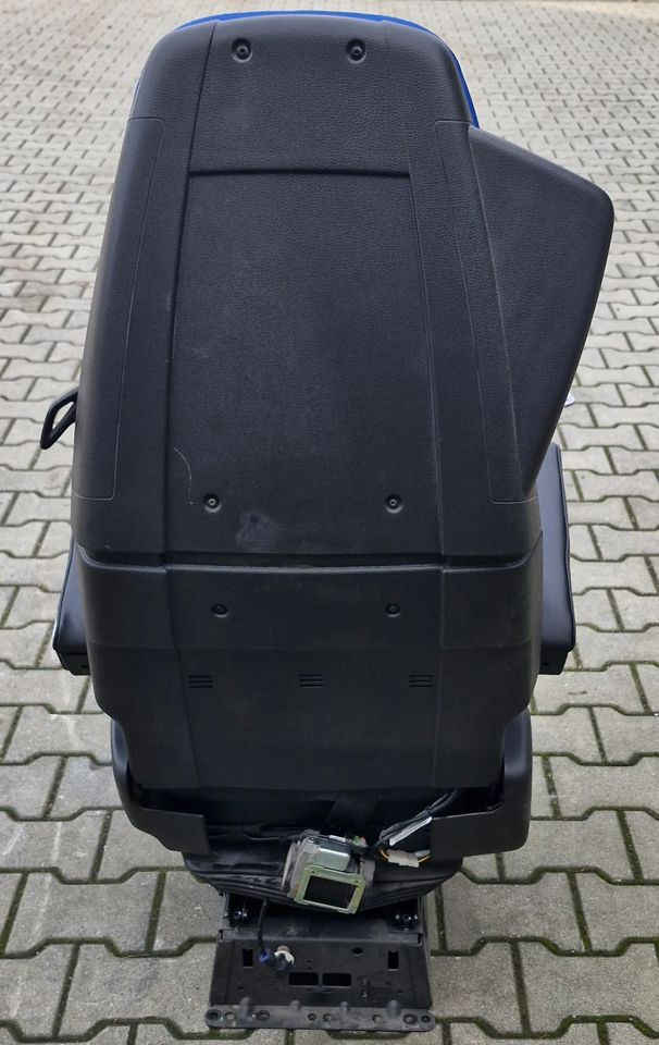 VOLVO FH5 FM5 FOTEL KIEROWCY UK - Cabine et intérieur: photos 2 VOLVO FH5 FM5 FOTEL KIEROWCY UK - Cabine et intérieur: photos 2