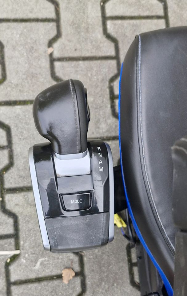 VOLVO FH5 FM5 FOTEL KIEROWCY UK - Cabine et intérieur: photos 5 VOLVO FH5 FM5 FOTEL KIEROWCY UK - Cabine et intérieur: photos 5