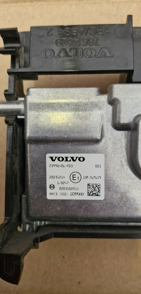 VOLVO FH5 FM5 KAMERA RADAR 23998406.P03 - Cabine et intérieur: photos 2 VOLVO FH5 FM5 KAMERA RADAR 23998406.P03 - Cabine et intérieur: photos 2