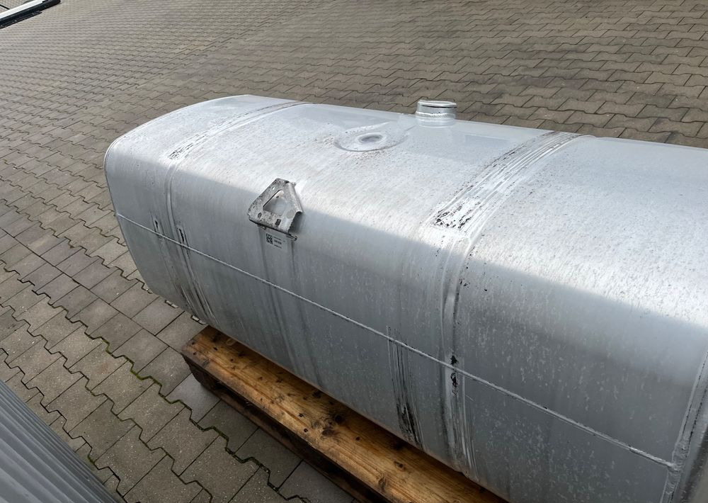 Zbiornik paliwa DAF XF CF 620 litrów bak - Système de carburant pour Camion: photos 4 Zbiornik paliwa DAF XF CF 620 litrów bak - Système de carburant pour Camion: photos 4